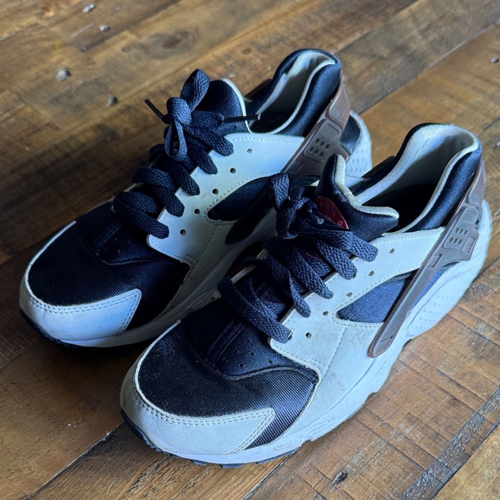 Big kids boys Black and Cream Huaraches Sneakers